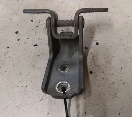 Hyundai Santa Fe Front door lower hinge