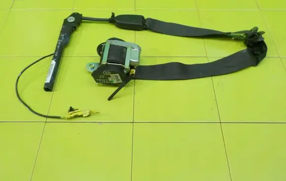 Opel Zafira C Front seatbelt F13394802 XP273