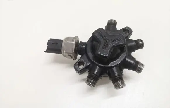 Ford Focus Fuel distributor R9144Z020D 1S4Q9D280AD