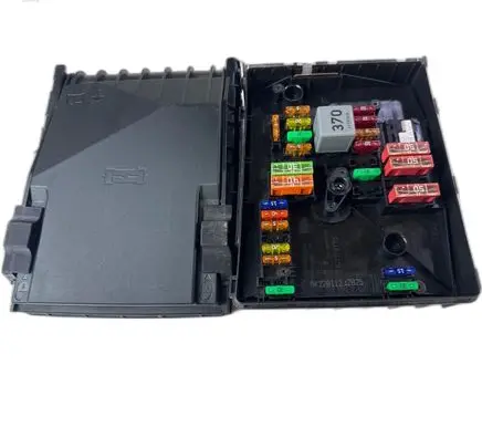 Volkswagen Golf VI Fuse box set 