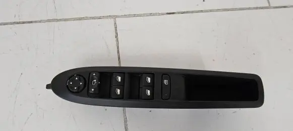 Citroen C4 II Electric window control switch 96657050ZD 5017038