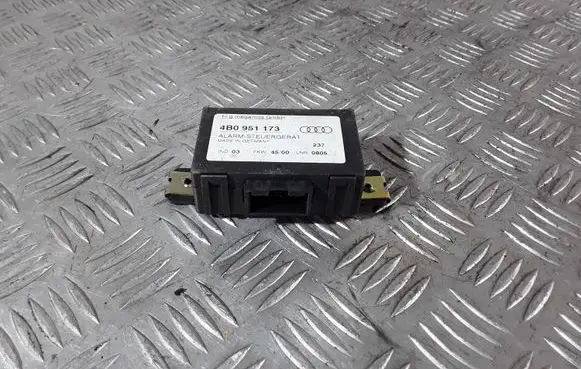 Audi A3 S3 8L Alarm control unit/module 4B0951173 748010101