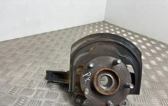 Front wheel hub