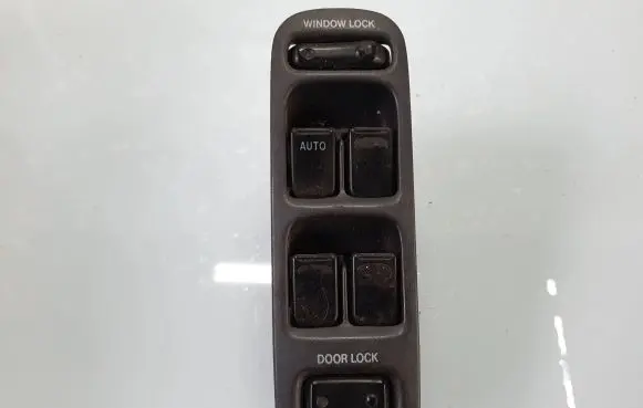Suzuki Liana Electric window control switch 7262M19