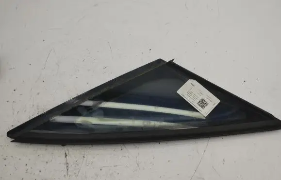 Audi A8 S8 D3 4E Rear side window