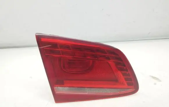 Volkswagen PASSAT B7 Tailgate rear/tail lights 179551