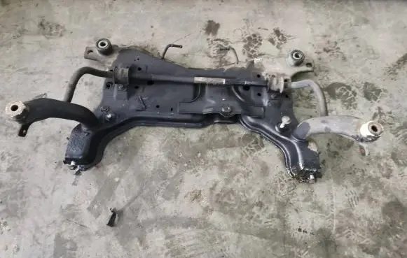 Ford Kuga I Front subframe AY66312