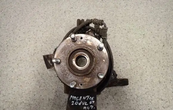 KIA Magentis Front wheel hub spindle knuckle