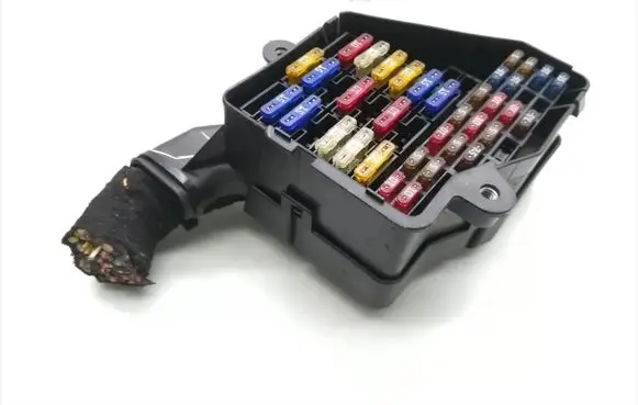 Volkswagen New Beetle Fuse module 1C2970088AC