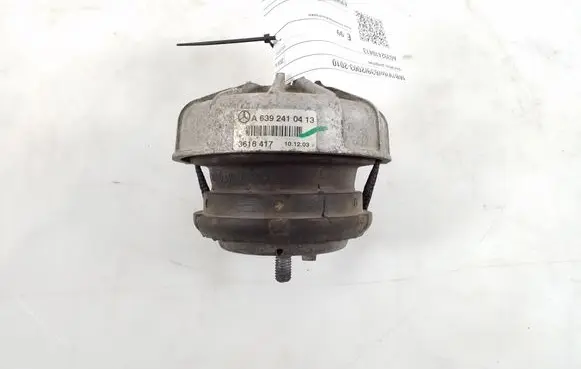 Mercedes-Benz Vito Viano W639 Engine mount bracket A6392410413