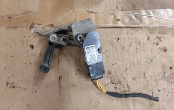 Volvo XC90 Headlight/headlamp level sensor 31360331