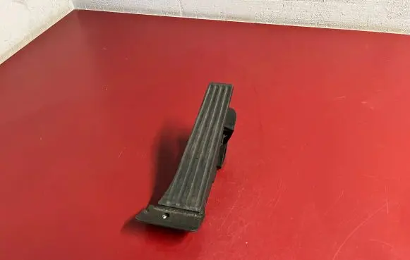 BMW X4 G02 Accelerator throttle pedal 6889818 35406889818