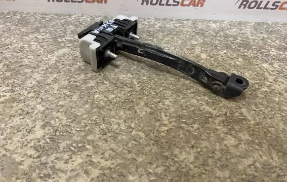 Opel Insignia A Front door check strap stopper 13229021
