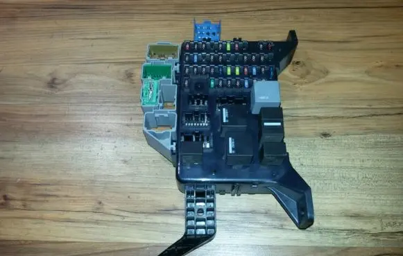 Ford Mondeo Mk III Comfort/convenience module 4s7t14a073ab