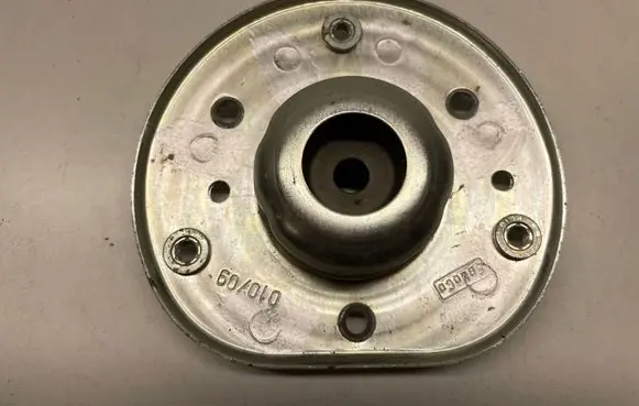 Land Rover Freelander 2 - LR2 Front upper strut mount LR032578 LR001145