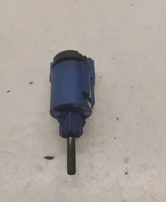 Volkswagen PASSAT B5 Brake pedal sensor switch 1J0927189E
