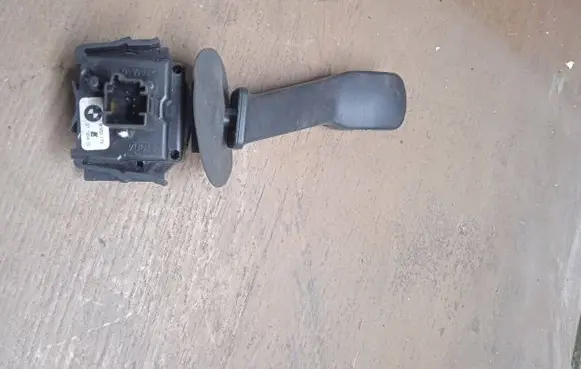 BMW 5 E39 Indicator stalk 8352172 01100410