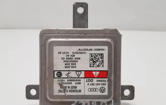 Volkswagen Golf VII Headlight ballast module Xenon 8K0941597E