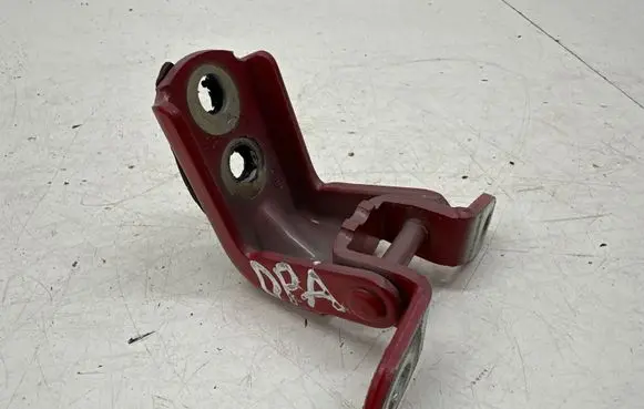 Nissan Leaf II (ZE1) Front door lower hinge 