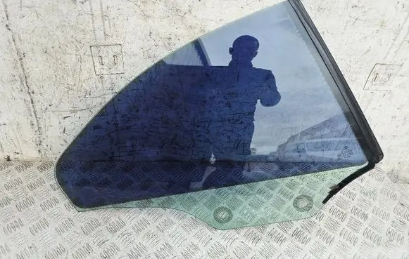 BMW 3 E92 E93 Rear door window glass 