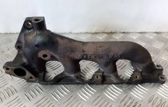 Suzuki Grand Vitara II Exhaust manifold 8426549