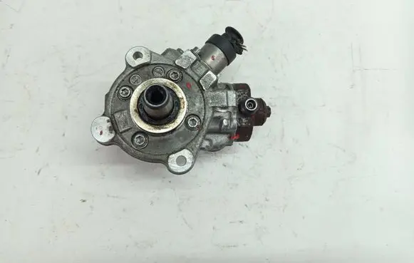 BMW 4 F32 F33 Fuel injection high pressure pump 7810696