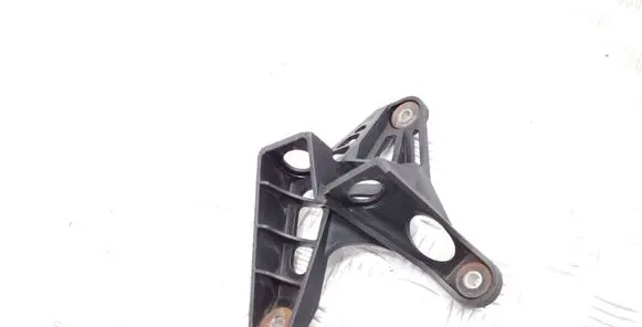 Volkswagen PASSAT B7 Gear shift cable bracket 1K0711789G