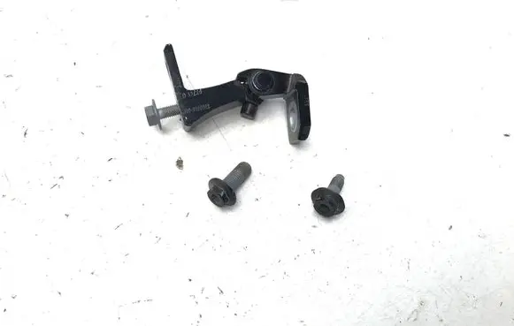 Chery 7 Front door lower hinge J606106022