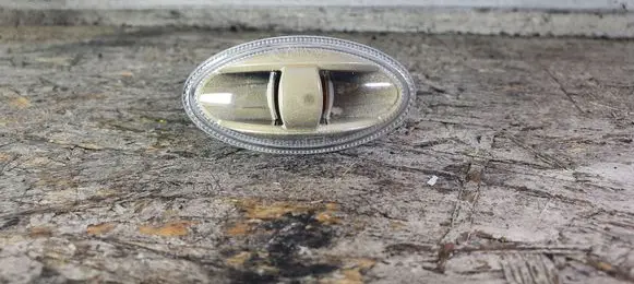 Citroen C6 Front fender indicator light 0104706