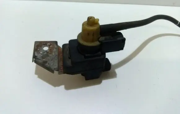 Suzuki Grand Vitara II Vacuum valve 8200486