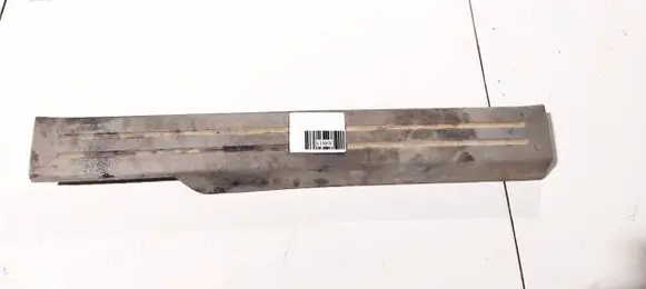 Front sill trim cover