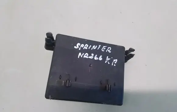 Mercedes-Benz Sprinter W906 Door control unit/module 9068205626