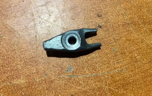 Opel Astra J Fuel Injector clamp holder