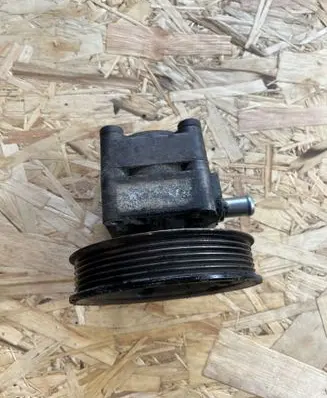 Volvo V70 Power steering pump 11132