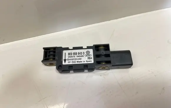 Volkswagen Phaeton Airbag deployment crash/impact sensor 8E0959643D