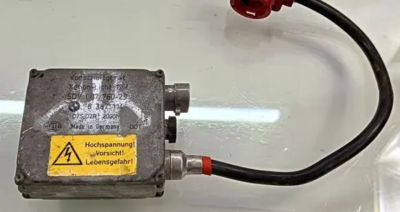 BMW 5 E39 Headlight ballast module Xenon 5DV007760-29D2SD2R