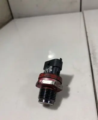 Fuel pressure sensor