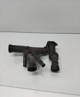 Volkswagen Golf VII Engine coolant pipe/hose 04L121111