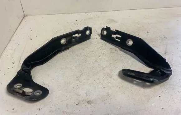 Audi A6 S6 C6 4F Engine bonnet/hood hinges 4F0823301 4F0823302