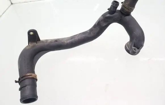 Mercedes-Benz A W169 Engine coolant pipe/hose A6402001352