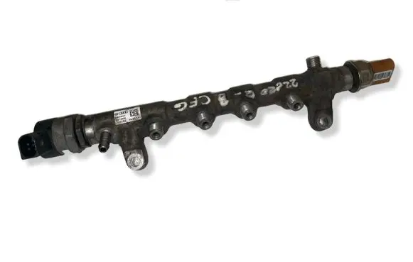 Volkswagen PASSAT B7 Fuel main line pipe 057130764AB