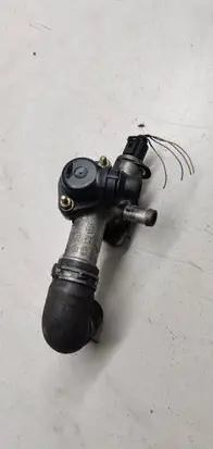 Volkswagen PASSAT B5.5 Engine coolant pipe/hose 038121133A