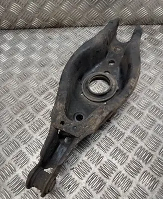 Toyota Avensis T270 Rear upper control arm/wishbone 