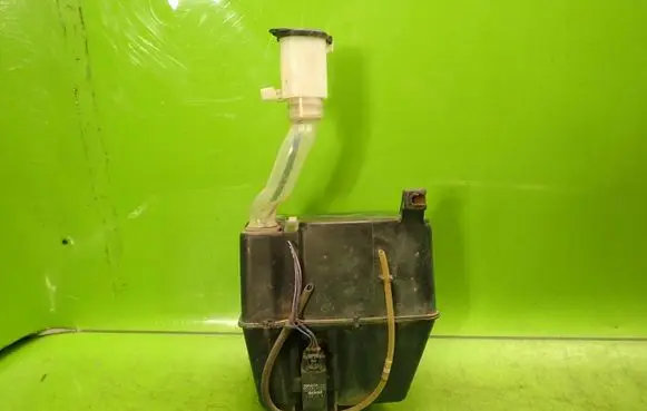 Toyota Celica T230 Windshield washer fluid reservoir/tank 060851016