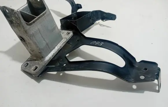 BMW 5 E60 E61 Radiator support slam panel bracket 7163483 101008 11267310