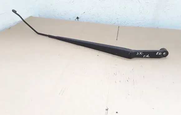 Suzuki SX4 Front wiper blade arm NOCODE