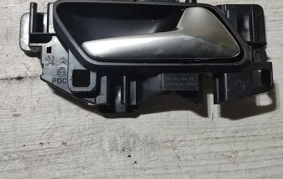 Peugeot 2008 II Front door interior handle 98201552
