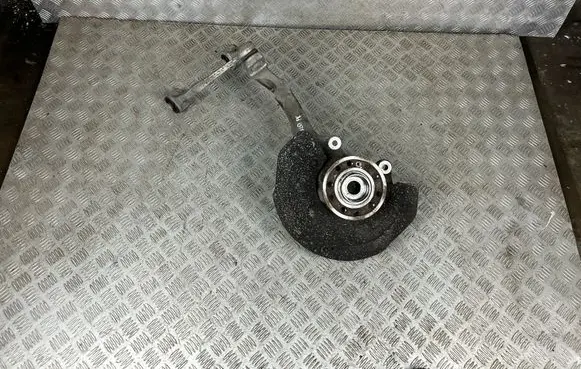 Mercedes-Benz CLS W257 Front wheel hub spindle knuckle A2133325100