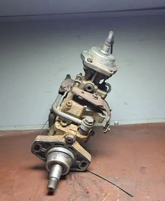 Mazda 626 Fuel injection high pressure pump 1046413580
