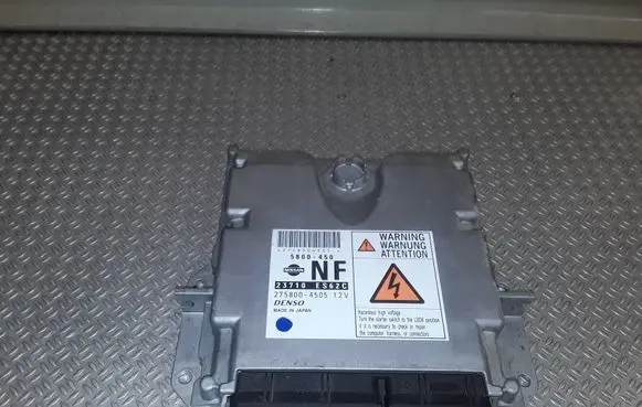 Nissan X-Trail T30 Engine control unit/module 2758004505 23710ES62C